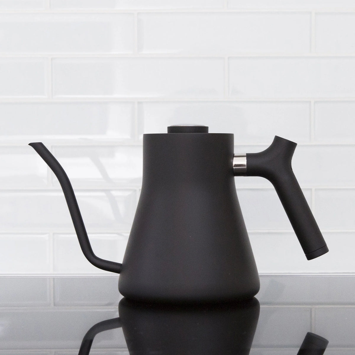 Hario Wood Handle Gooseneck Kettle — Cognoscenti Coffee